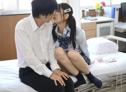 Cậu nam sinh yếu đuối được khoa khôi đè ra địt giữa lớp