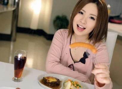 Anh sau khi ăn tối thì phang em