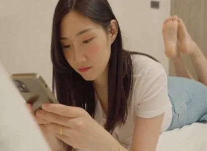Bà vợ qua lại với anh nhân viên giao hàng